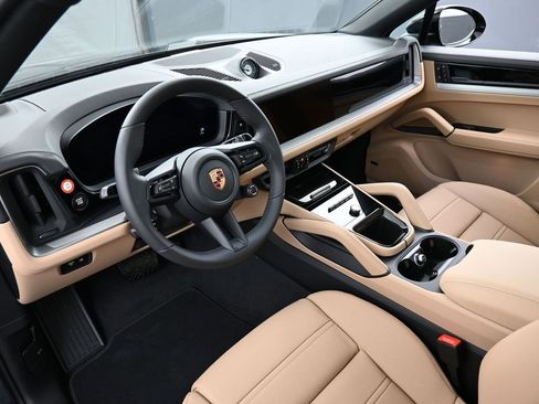 New 2026 Porsche Cayenne Coupe AWD/4WD image 4