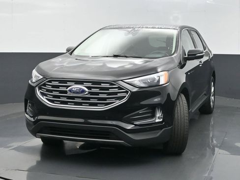 Used 2024 Ford Edge Titanium image 3