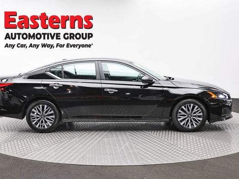 Used 2025 Nissan Altima 2.5 SV image 4