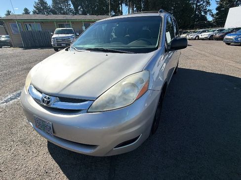 Used 2008 Toyota Sienna CE FWD image 7