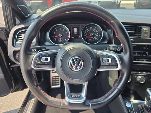 Used 2017 Volkswagen GTI SE FWD image 22