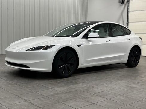 Used 2025 Tesla Model 3 Long Range image 5