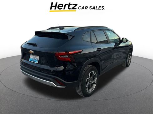 Used 2025 Chevrolet Trax LT image 6