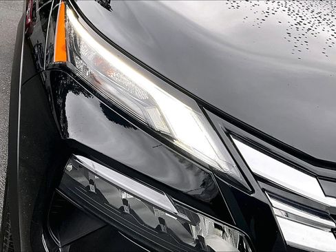 Used 2024 Nissan Rogue SL image 30