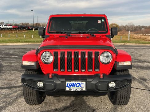 Used 2018 Jeep Wrangler Unlimited Sahara w/ Cold Weather Group image 8