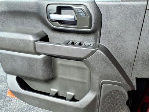 Used 2025 Chevrolet Silverado 2500 Custom w/ Custom Convenience Package image 16