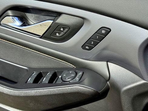 Used 2021 Chevrolet Traverse Premier w/ Redline Edition image 16