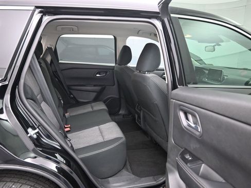 Used 2024 Nissan Rogue SV image 26