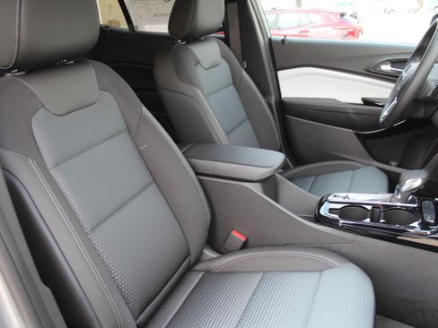 New 2026 Chevrolet Trax LT image 15