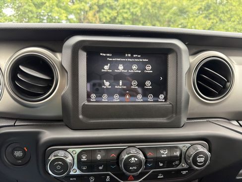 Used 2021 Jeep Wrangler Willys AWD/4WD image 20