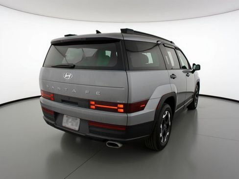 Used 2025 Hyundai Santa Fe SEL image 9