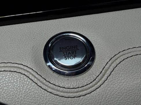 Used 2018 Lincoln Navigator Select AWD/4WD image 37