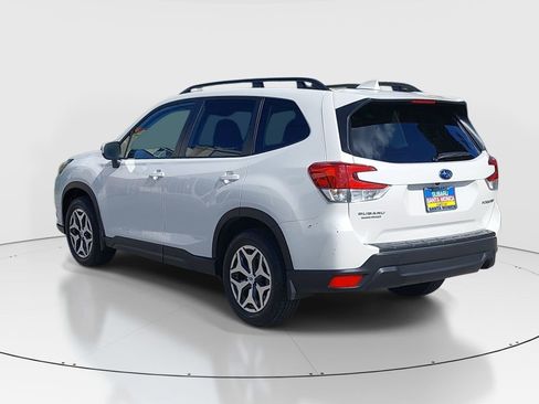 Certified 2023 Subaru Forester Premium AWD/4WD image 5