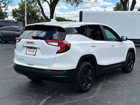 Used 2024 GMC Terrain SLE FWD image 8