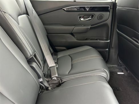 New 2025 Honda Pilot EX-L image 17