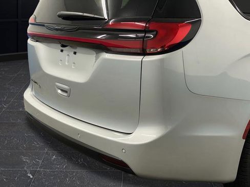 New 2026 Chrysler Pacifica Select w/ S Appearance Package image 35
