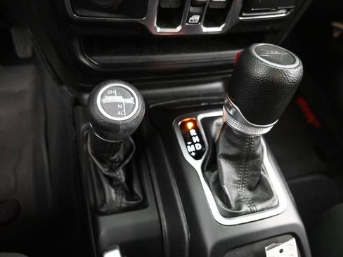 Used 2020 Jeep Gladiator Sport w/ Quick Order Package 24S image 18