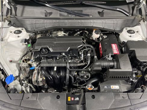 Certified 2025 Hyundai Kona SEL FWD image 9