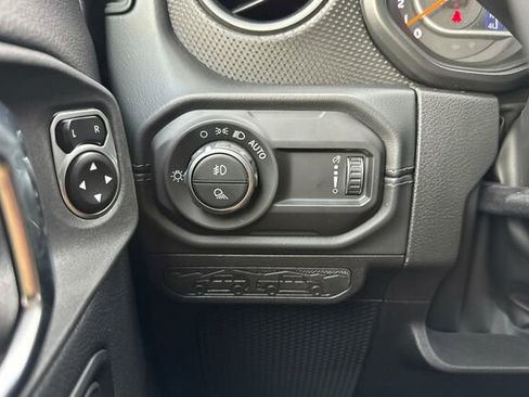 New 2025 Jeep Gladiator Rubicon w/ Convenience Group image 25