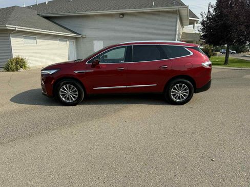 Used 2024 Buick Enclave Premium AWD/4WD image 2