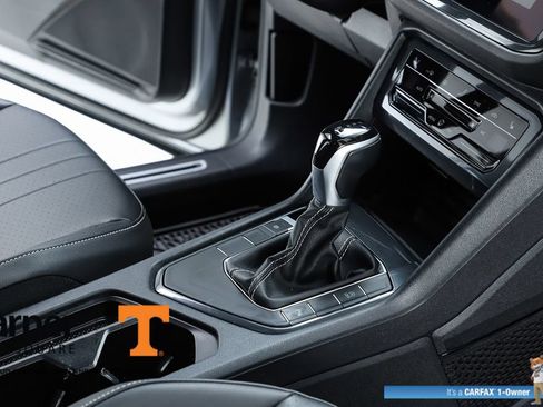 Used 2024 Volkswagen Tiguan SE R-Line FWD image 33