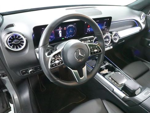 Used 2023 Mercedes-Benz EQB 300 4MATIC w/ Exclusive Package image 28