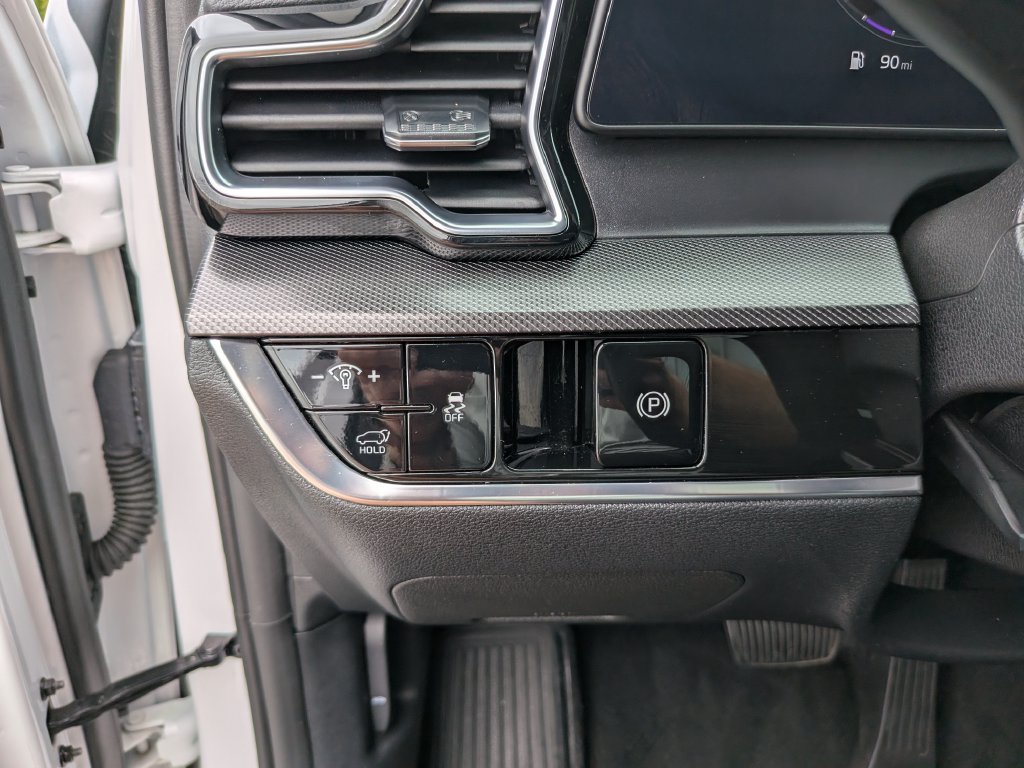 Certified 2025 Kia Sportage SX FWD image 30