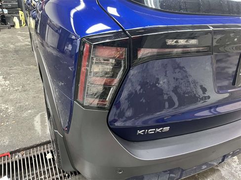 Used 2025 Nissan Kicks SR image 12