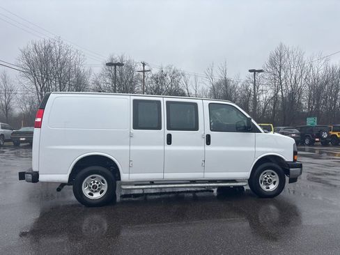 Used 2024 GMC Savana 2500 w/ Driver Convenience Package image 8