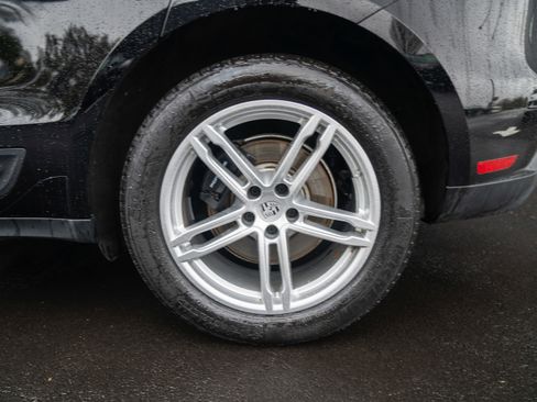 Certified 2026 Porsche Macan image 24