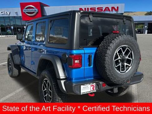Used 2024 Jeep Wrangler Rubicon image 5