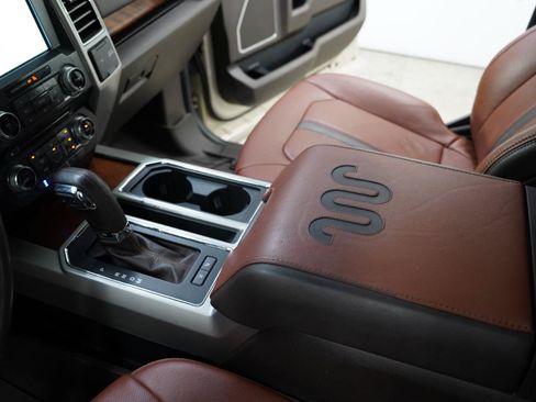 Used 2018 Ford F150 King Ranch w/ Equipment Group 601A Luxury AWD/4WD image 20