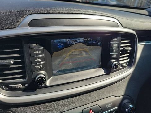 Used 2020 Kia Sorento S FWD image 30