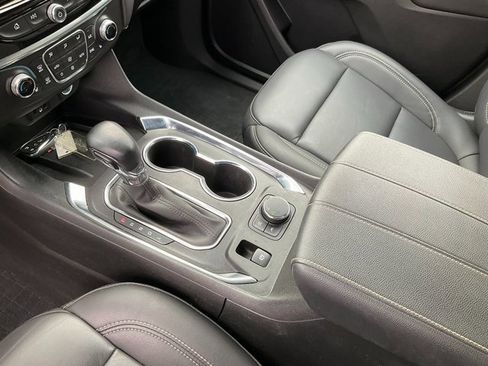 Used 2023 Chevrolet Traverse LT image 14