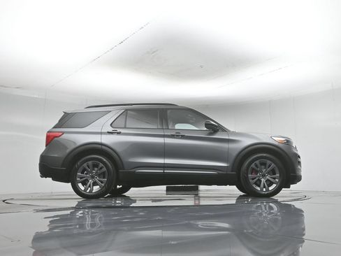 Certified 2023 Ford Explorer XLT w/ Equipment Group 202A RWD image 53