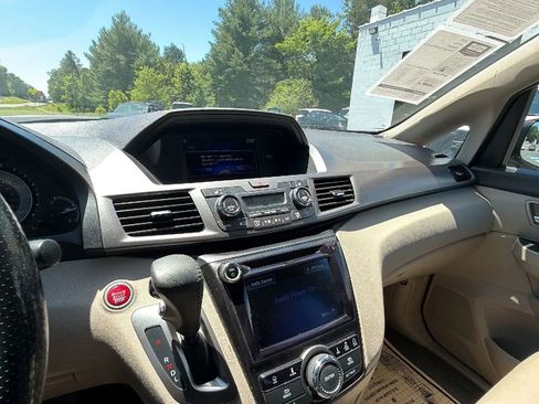 Used 2015 Honda Odyssey Touring Elite image 19