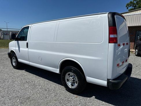 Used 2021 Chevrolet Express 2500 RWD image 12