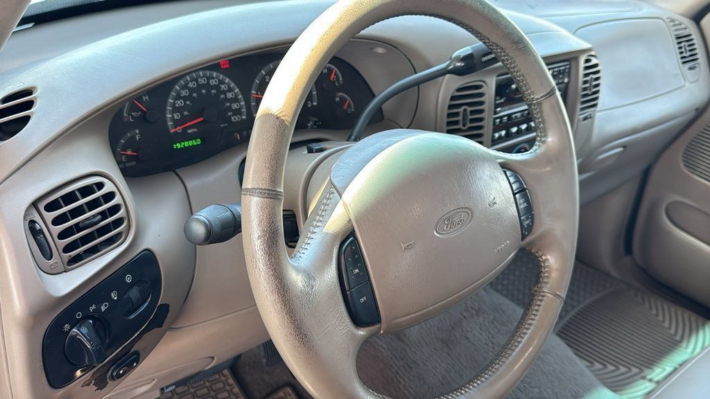 Used 2001 Ford F150 Lariat AWD/4WD image 21