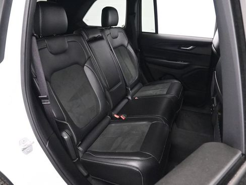 Used 2025 Jeep Grand Cherokee Altitude AWD/4WD image 22