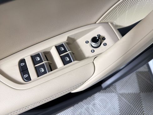 Used 2024 Audi Q5 e Premium Plus image 22