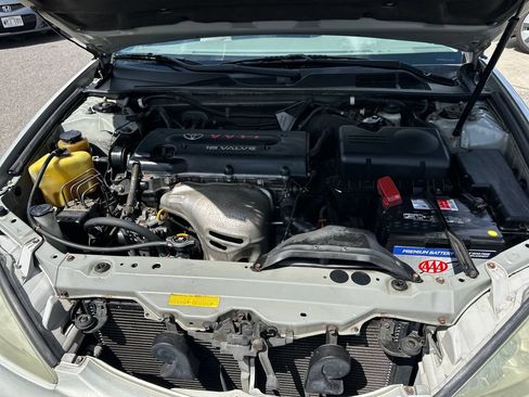 Used 2004 Toyota Camry LE FWD image 19