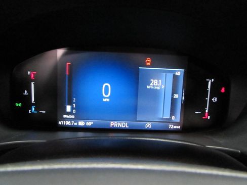 Certified 2025 Ford Escape ST-Line Select AWD/4WD image 26