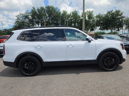 Certified 2025 Kia Telluride SX Prestige X-Line AWD/4WD image 9