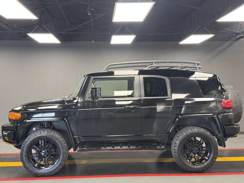 Used 2008 Toyota FJ Cruiser 4WD w/ Upgrade Pkg 2 image 3