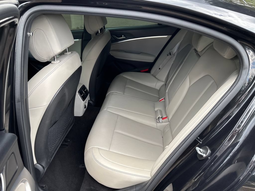 Used 2023 Genesis G70 2.0T AWD/4WD image 12