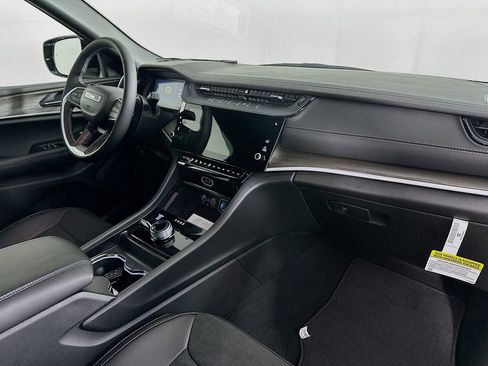 New 2026 Jeep Grand Cherokee L 4WD image 39