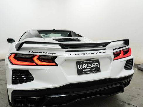 Used 2023 Chevrolet Corvette Stingray Preferred Conv w/ Z51 Performance Package RWD image 9