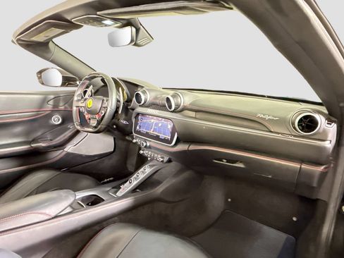Certified 2019 Ferrari Portofino RWD image 20