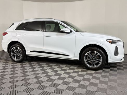 Certified 2025 Audi Q5 Premium w/ Premium Plus AWD/4WD image 8