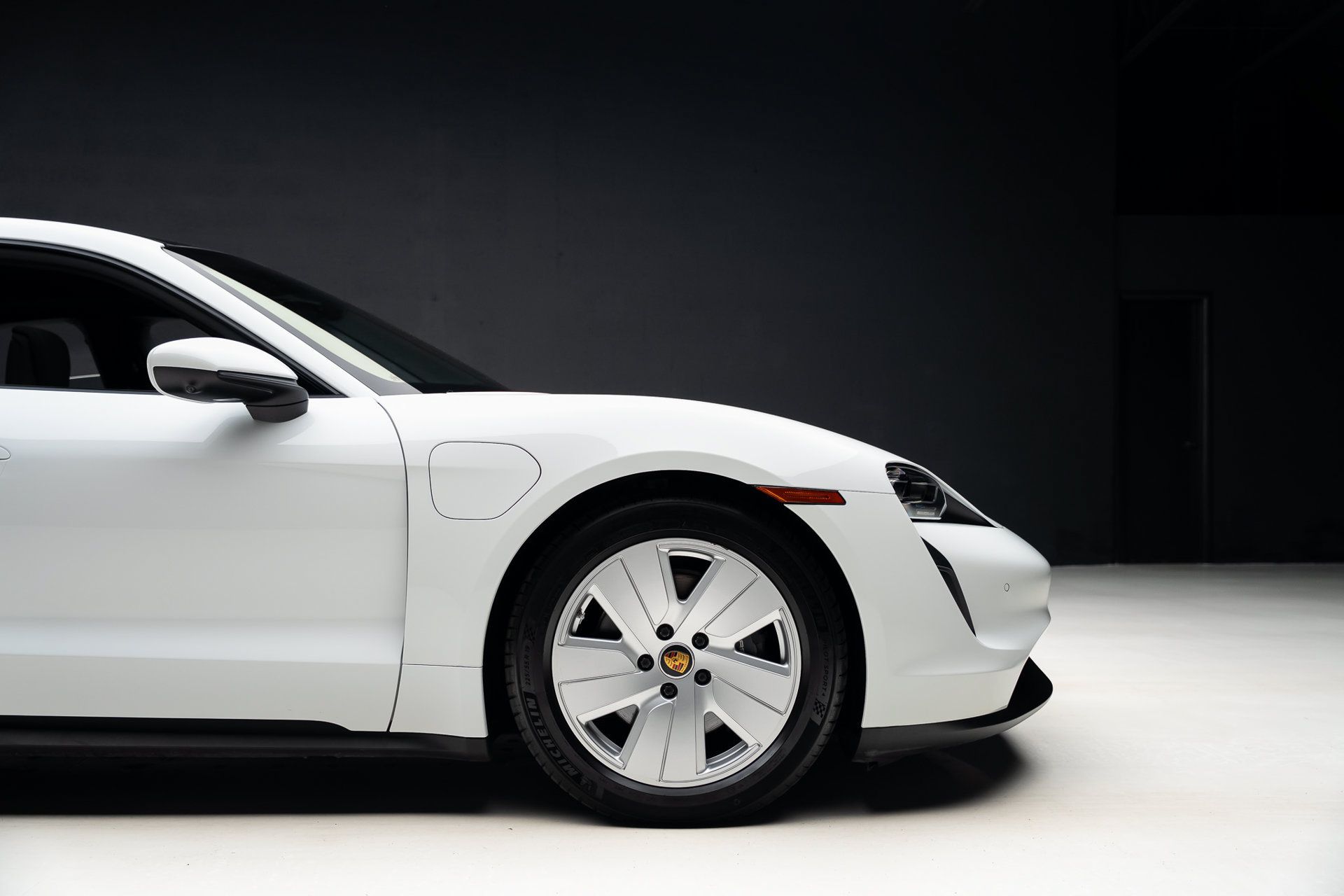 Used 2022 Porsche Taycan RWD image 35